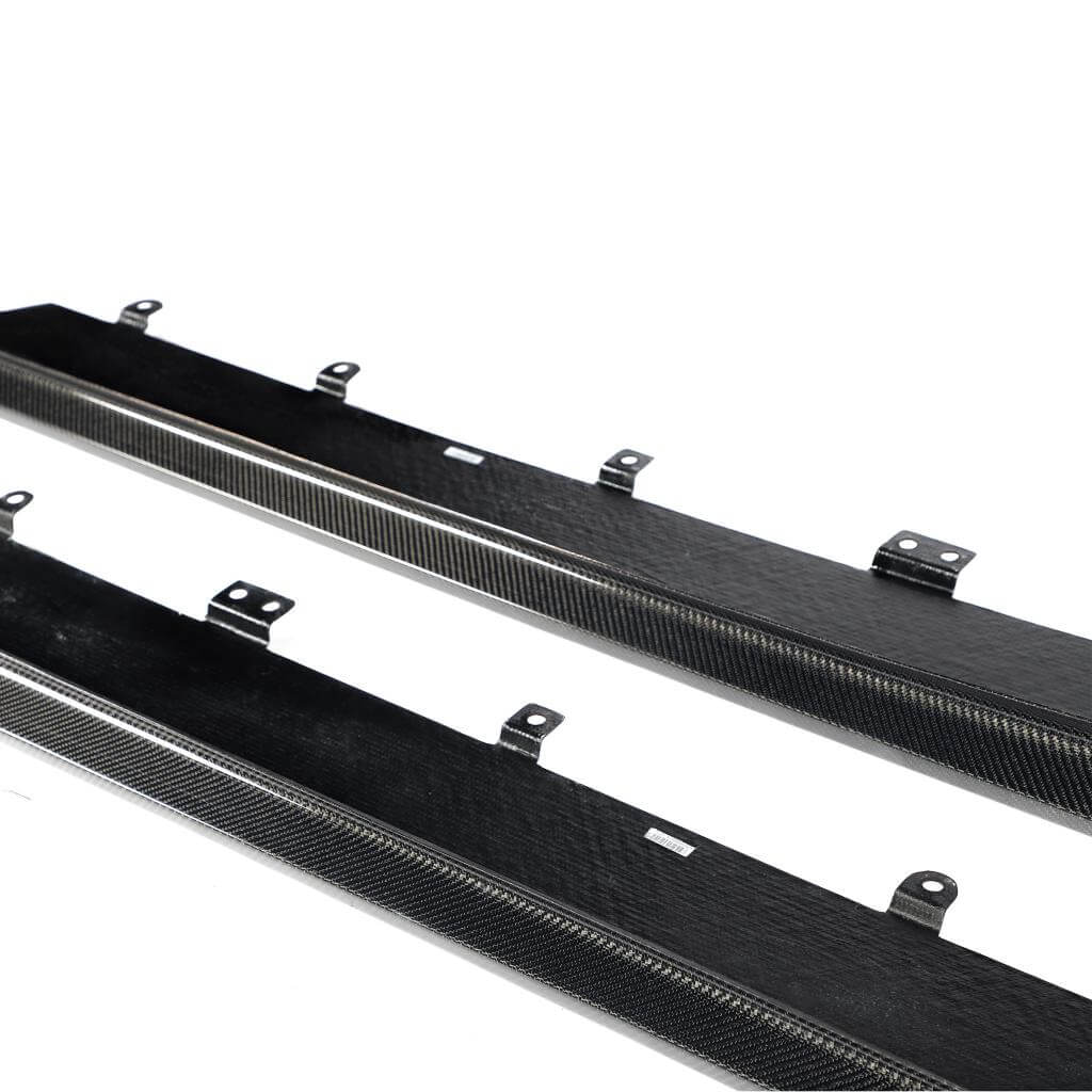 CarbonFiberSideSkirtsforBMWG05X5 LCIM-Sport2023-2024
www.ahacarbon.com