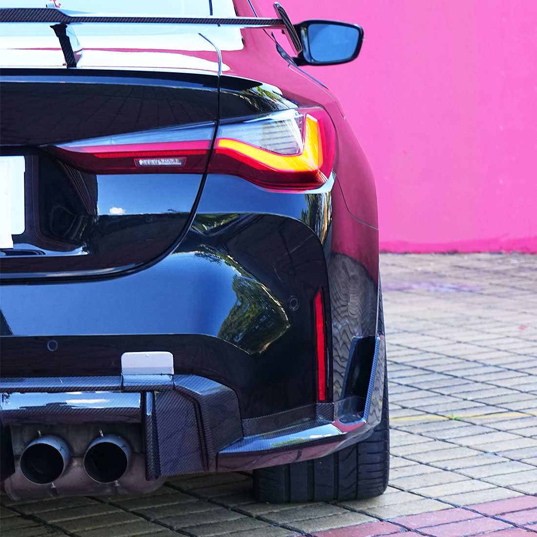 BMW M4 G82 G83 2021+ Rear Bumper Splittesr Dry Carbon Fiber - www.ahacarbon.com