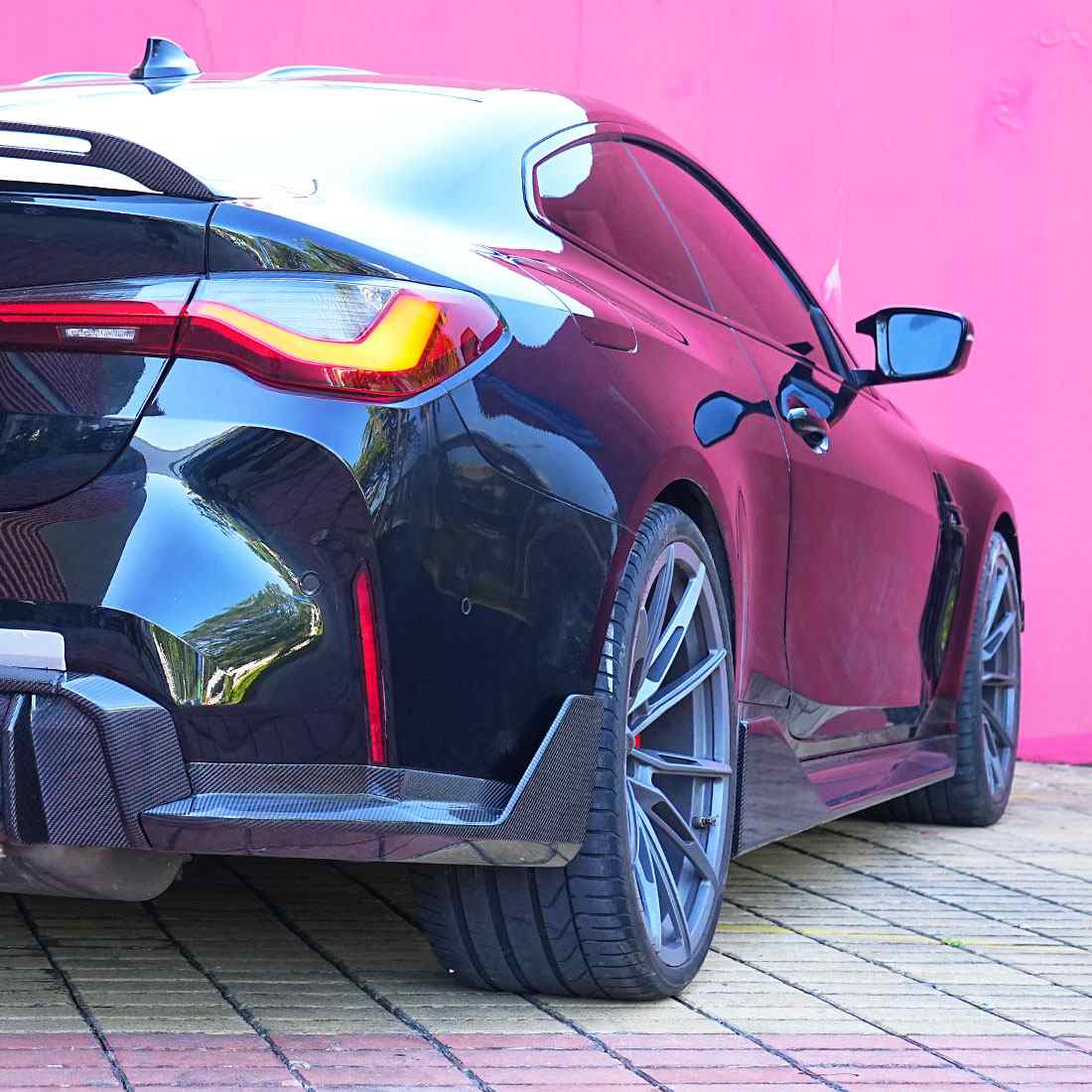 BMW M4 G82 G83 2021+ Side Skirts Wet/Dry Carbon Fiber - www.ahacarbon.com