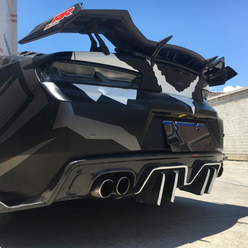 Chevrolet Camaro rear trunk spoiler trunk fitment close-up