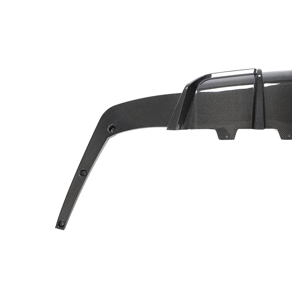 BMW M6 rear diffuser gloss carbon fiber weave detail