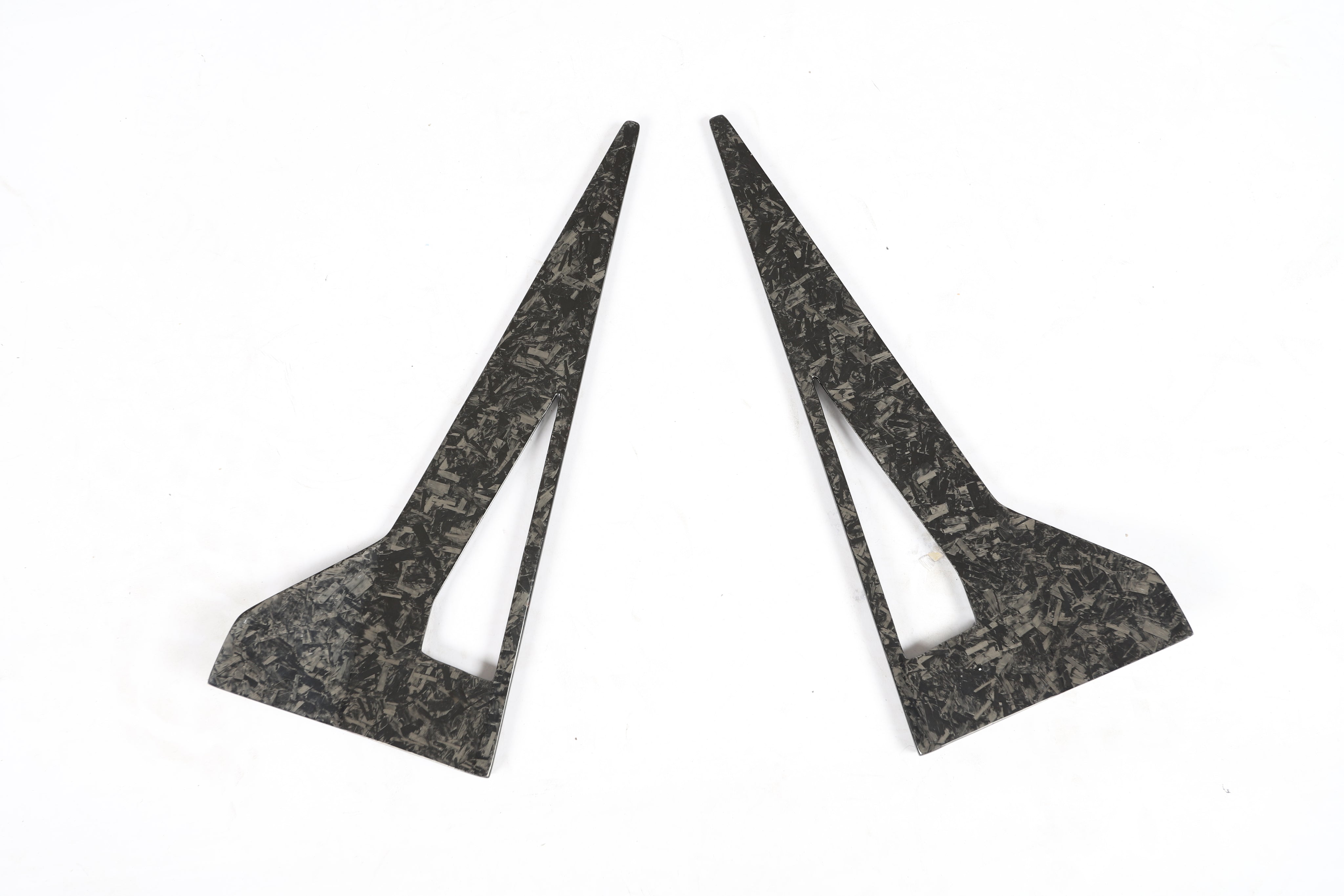 Forged carbon fiber texture detail for Huracan side skirts