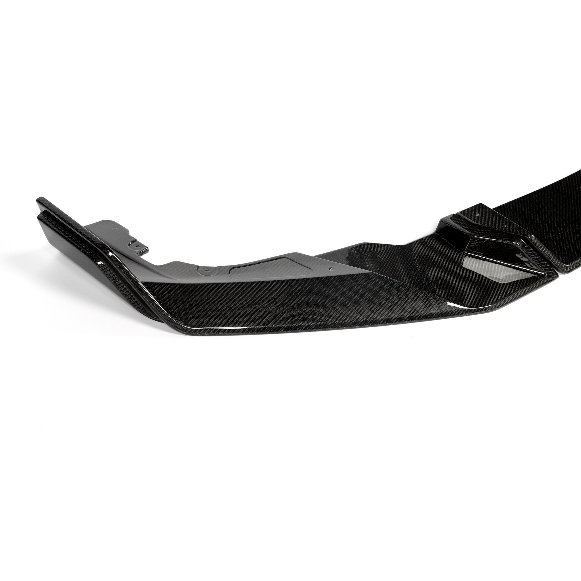 BMW X6M F96 carbon fiber front lip side wing detail