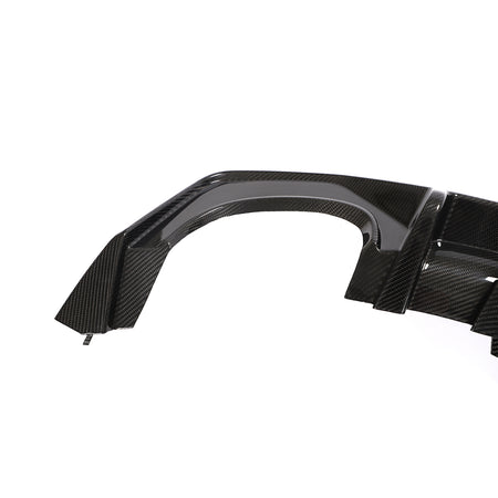 Audi RS7 C8 rear diffuser side profile and edge shape
