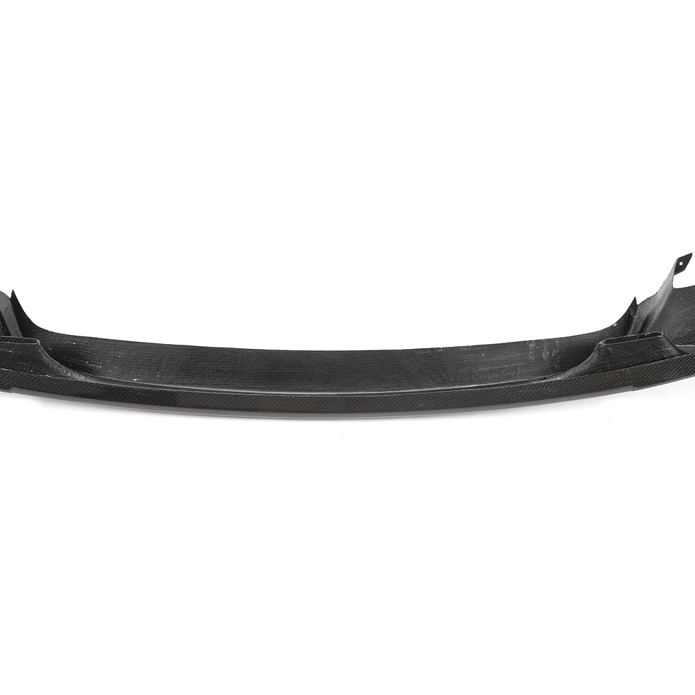 BMW 7 Series M760 front lip center curve detail