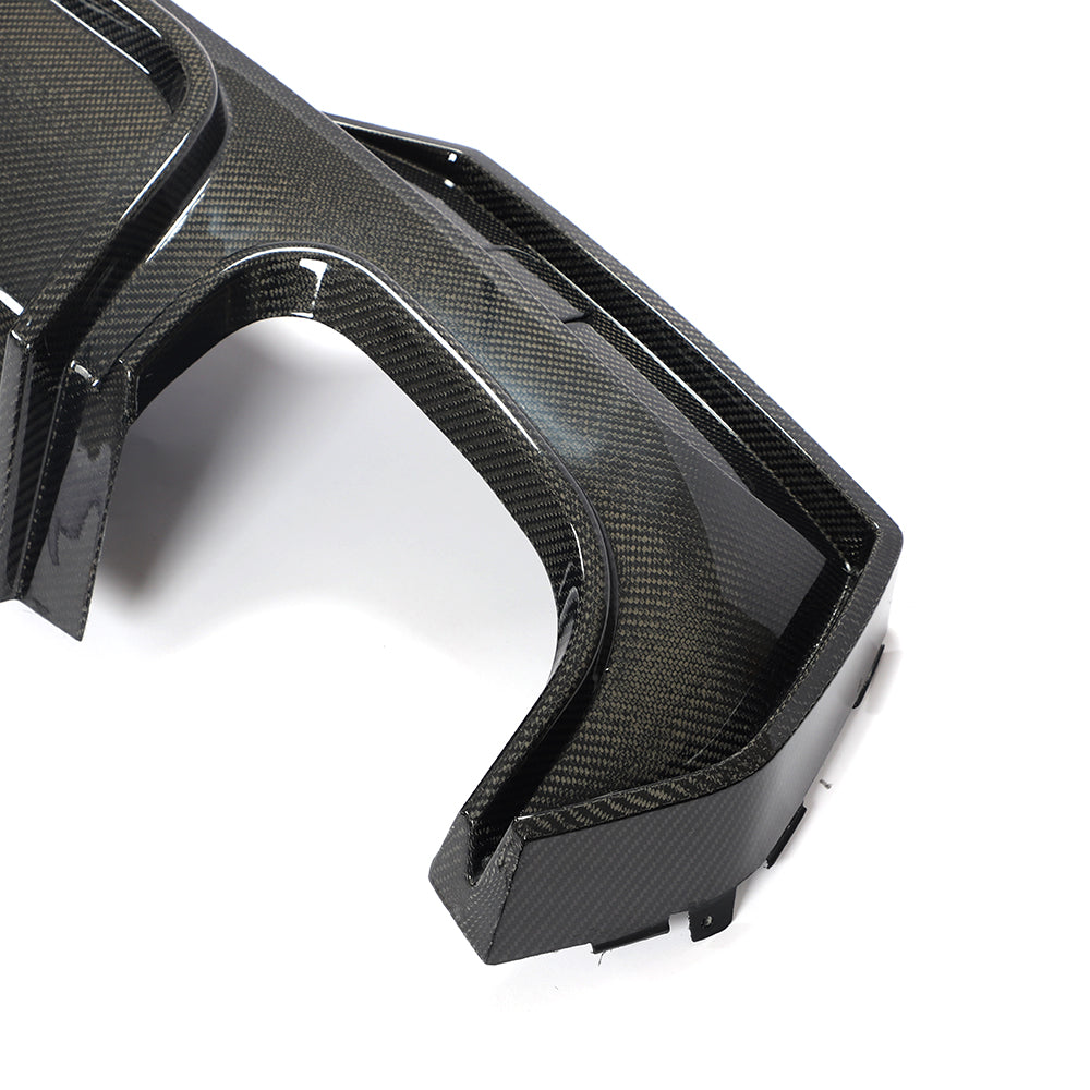 BMW G22 G23 M440i rear diffuser side corner detail