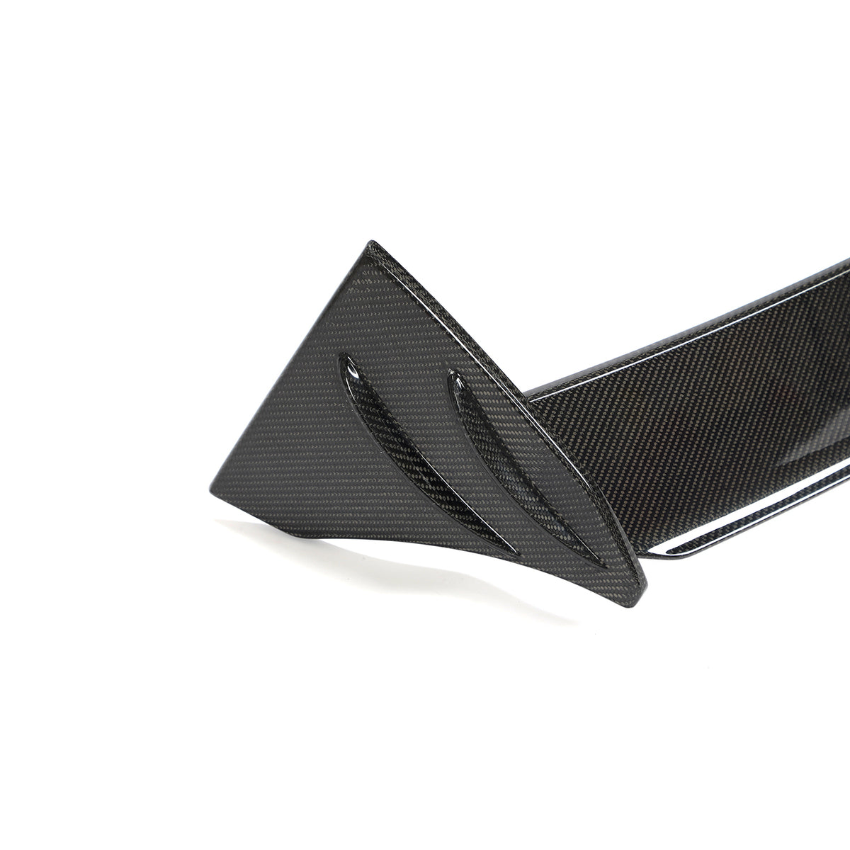 Golf 8 MK8 carbon fiber rear roof spoiler side detail