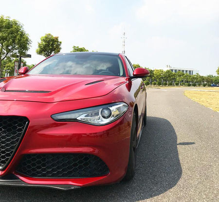Alfa Romeo Giulia 952 carbon fiber hood vent installed close up